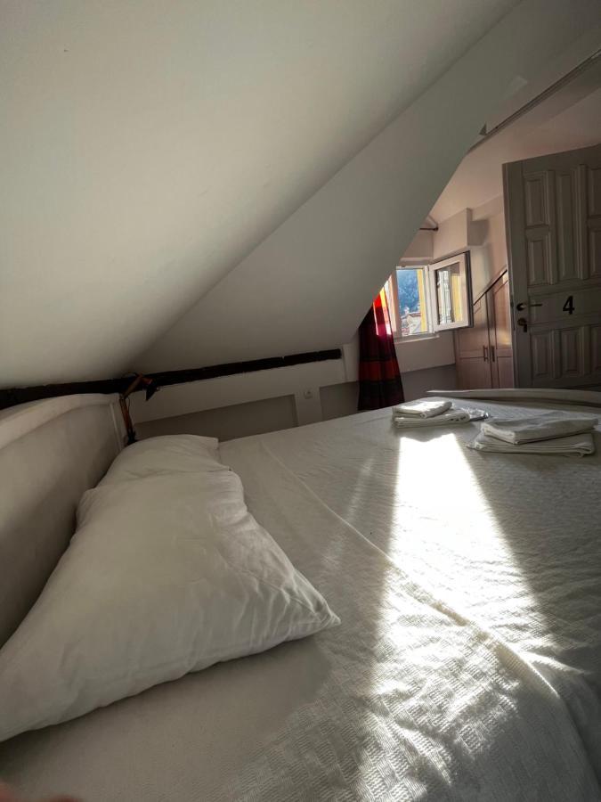 Athos Guesthouse Cattaro Esterno foto